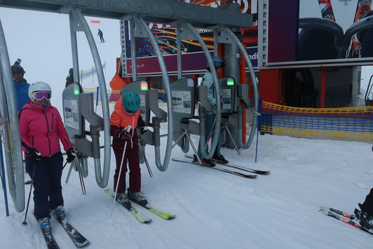 Drehkreuz-Werbung in der Aletscharena