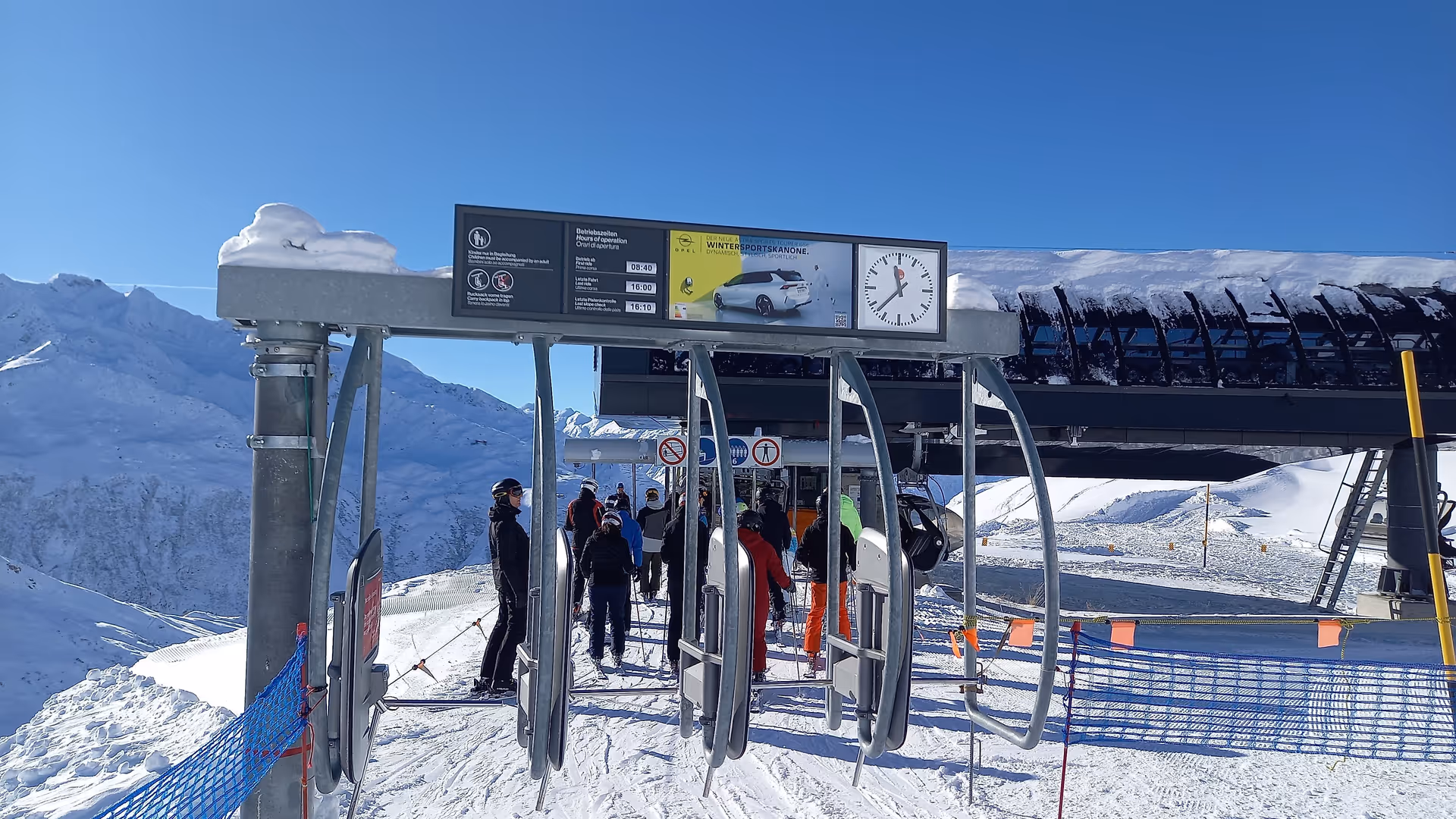 Uhrentafel Opel Schneehüenerstock Andermatt